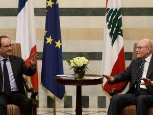 Lebanese PM Tamam Salam (R) meets with French President Francois Hollande at the government palace in downtown Beirut on April 16, 2016. (AFP/Stephane de Sakutin)