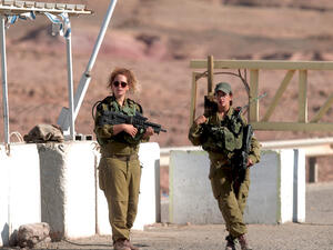 Israeli soldiers man an army checkpoint at the borderpoint between Israel and Egypt, north of the Red Sea town of Eilat. (AFP/Menahem Kahana)