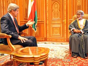 John Kerry meets with Oman Sultan Qaboos bin Sa'id. (Twitter)
