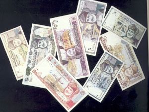 الحكومة تبدأ بالمسؤولين قبل المواطن بخفض المخصصات