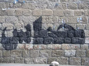 حركة حماس تدعو الرئيس الفلسطيني محمود عباس، إلى إطلاق يد المقاومة في الضفة الغربية ووقف التنسيق الأمني