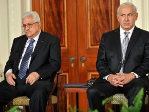 رئيس الوزراء الاسرائيلي والرئيس الفلسطيني في البيت الابيض، ارشيف./أ.ف.ب