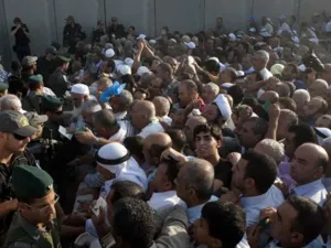 انتفاضة يمكن وصفها بانها (انتفاضة مدنية معولمة)