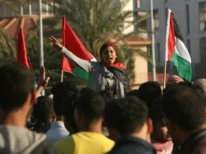 إغلاق صفحة على الفيس بوك تدعو لإنتفاضة فلسطينية 