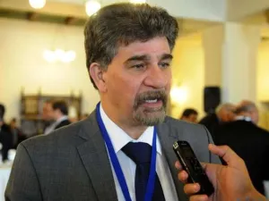 المدير العام للدائرة السياسية لمنظمة التحرير الفلسطينية، أنور عبد الهادي