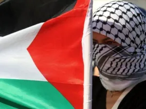 دعا رئيس بلدية باريس الى منح فلسطين صفة دولة مراقب في الامم المتحدة 