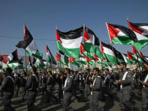 عروض عسكرية في ذكرى الحرب الاسرائيلية على غزة