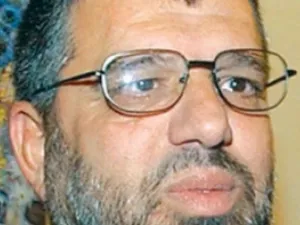 حسن يوسف هو والد الشاب مصعب الذي اعلن قبل حوالي عام ونصف اعتناقه المسيحية