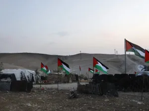 مصير قرية الخان الأحمر يثير قلقا دوليا بعد أن قالت إسرائيل إنها تعتزم هدم هذه القرية