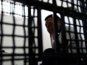 نقل أعداد كبيرة من الأسرى للمستشفيات بعد تدهور حالتهم الصحية

