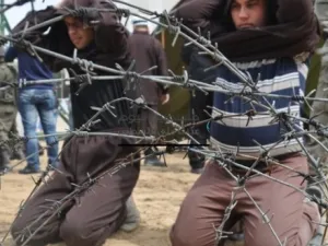 أُصيب أكثر من 100 أسير فلسطيني، الإثنين الماضي، في سجن “عوفر” إثر اعتداءات اسرائيلية