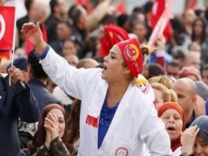 المعلمون يطالبون بزيادة المنح الخاصة، والحق في التقاعد المبكر، وتحسين ظروف العمل في المؤسسات التعليمية