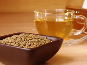 تناول الحلبة خلال الدورة الشهرية يساعد على نزول الدورة وتنظيمها

