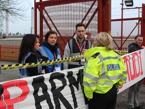 Protesters outside the Roxel factory in England (People's Weapons Inspectors)