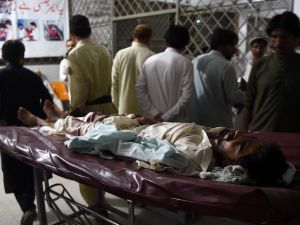 قرابة 300 شخص يتلقون العلاج في المستشفيات، وحالة بعضهم حرجة