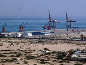 أعمال بناء في ميناء كوادر الباكستاني 
