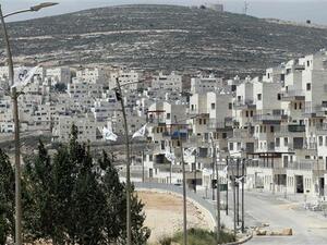 The picture taken on April 14, 2016 shows a partial view of the Israeli settlement of Givat Zeev near the West Bank city of Ramallah. (AFP)
