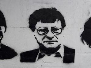 The Romanian capital of Bucharest is set to erect a statue of the late Palestinian poet Mahmoud Darwish, the Palestinian embassy in Romania announced on Saturday (Wikimedia)