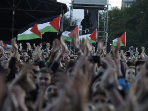 مشروع إسرائيلي لسحب الإقامة من المقدسيين والجولانيين
