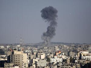 Smoke billows following an Israeli airstrike on Gaza City on August 19, 2014. (AFP/File)