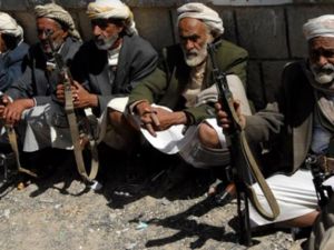 Elderly Yemeni tribesmen sit holding their weapons during a tribal ceremony in Khamer city, Amran governorate, 75 km north of the Yemeni capital Sanaa on January 22, 2008
