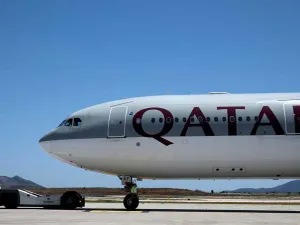 طائرة بوينغ 777 تابعة للخطوط القطرية تهبط اضطراريا في قاعدة لاجيس الجوية بالبرتغال
