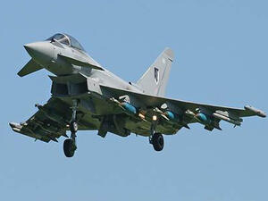 مقاتلة تابعة لسلاح الجو الملكي البريطاني تعترض قاذفتين روسيتين 