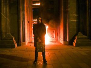  الفنان الروسي المعروف بأعماله الفنية المثيرة للجدل فقد نقل إلى مركز الشرطة