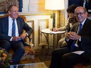 وزير خارجية روسيا سيرغي لافروف ونظيره الفرنسي جان إيف لودريان