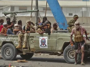 المواجهات اندلعت في بعض الأحياء الشرقية والجنوبية لمدينة الحديدة