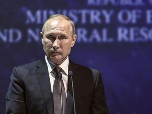 Russian President Vladimir Putin gives a speech during the 23rd World Energy Congress on October 10, 2016 in Istanbul. (AFP/Ozan Kose)