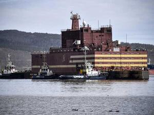 مرفأ مدينة مورمانسك النائية في شمال روسيا