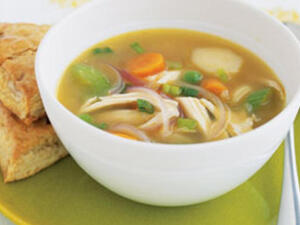 شوربه الخضار بالدجاج