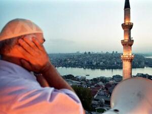 الدعاء عند سماع الاذان