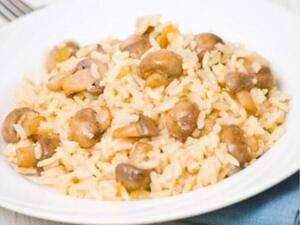 طبق الارز مع الفطر 
