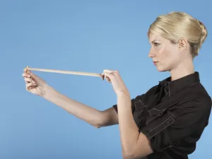 زينة الشعر من الأمور الضروريّة للحفاظ على ترتيب وأناقة شعر البنات
