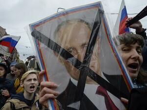 Opposition supporters attend an unauthorized anti-Putin rally called by opposition leader Alexei Navalny on May 5, 2018 in St Petersburg, two days ahead of Vladimir Putin's inauguration for a fourth Kremlin term. (AFP/ File Photo)