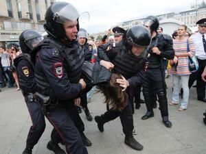 اتهام مجموعات موالية للكرملين بالضلوع في أعمال عنف
