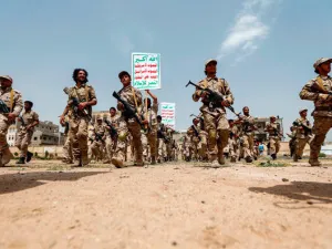 Houthi fighters take part in a gathering in the capital Sanaa, Yemen. (AFP/ File Photo)