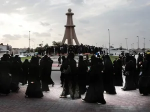 إيران تقيل مسؤولا بعد حادثة السفارة