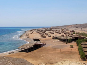 A beach resort on the East coast of Egypt's Sinai Peninsula is empty of tourists due to flaring violence in the area (Source: AFP/Clemens Wortmann)