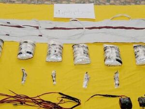 أحزمة وعبوات ناسفة تم مصادرتها من الإرهابيين