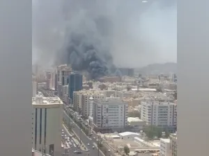حريق ضخم نشب بفندق بمدينة مكة المكرمة