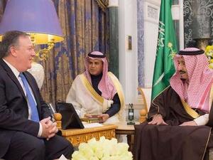 الملك سلمان بن عبد العزيز ومدير وكالة الاستخبارات المركزية الأمريكية (CIA) بومبيو