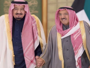 العاهل السعودي سلمان بن عبد العزيز وأمير دولة الكويت صباح الأحمد الجابر الصباح