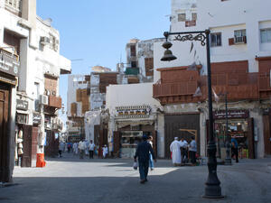 
Economist Abdulaziz Sharoofna said that Saudization of such occupations is a necessary step to create more job opportunities for Saudi young men and women. (Shutterstock)