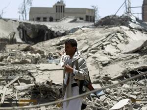 قتل منذ التدخل العسكري في اليمن نحو عشرة آلاف شخص.