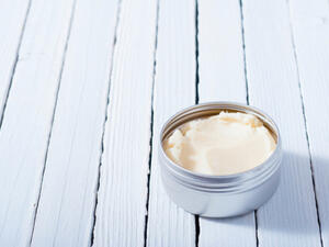 ؤخر زبدة الشيا ظهور علامات التقدم بالسن

