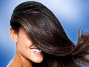 كيف تحضّرين شعركِ لأشهر الشِّتاء الجافَّة؟