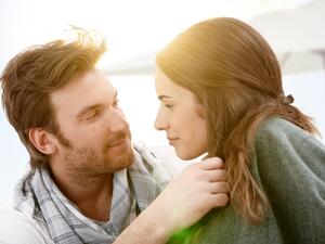 هل الحبّ من النظرة الأولى حقيقة أم أسطورة؟